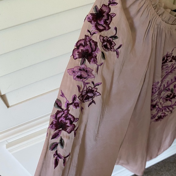 🪻 WHITE HOUSE BLACK MARKET TOP - Picture 4 of 8